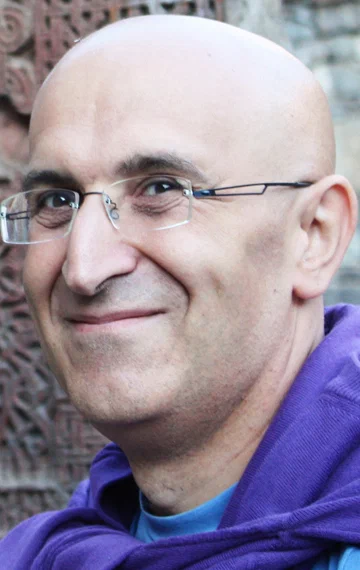 Арам Мовсесян